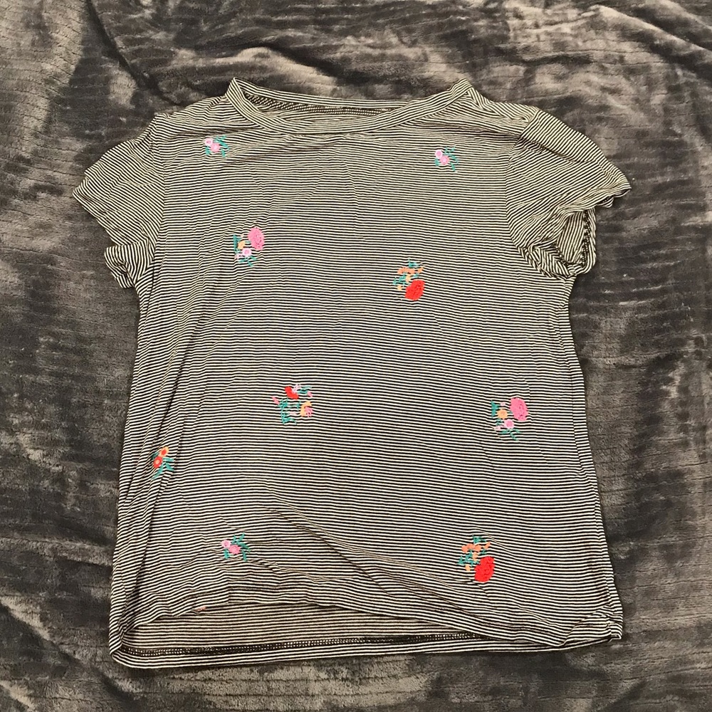 AMERICAN EAGLE black and white stripe with flowers